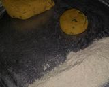 A picture of step 1 of Maize Flour Roti.