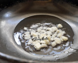 A picture of step 2 of Creamy Cheese Spaghetti.