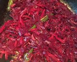 A picture of step 4 of Beetroot Popsicles.