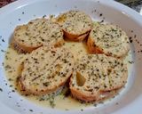Foto del paso 2 de la receta: TORRIJAS SALADAS😋al Orégano🌿...!