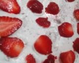 A picture of step 5 of Strawberry Cream Cake.