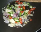 Foto langkah ke 2 dari resep Ayam suwir saus tiram.