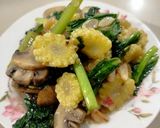 Foto langkah ke 3 dari resep Tumis Jamur Sawi Putren.