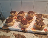 Foto del paso 11 de la receta: Muffins esponjosos de miel rellenos con dulce de leche🧁🧁