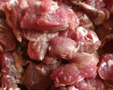 Foto langkah ke 1 dari resep Semur Daging Sapi Empuk Simpel.