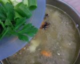 Foto langkah ke 5 dari resep Sop Bakso Rambutan.