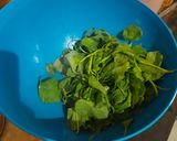 Foto langkah ke 1 dari resep Creamy Spinach.