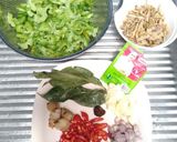 Foto langkah ke 1 dari resep Oseng Pare Teri Pedas.