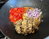 A picture of step 2 of Creamy Garlic Chicken & Mushroom Linguine.