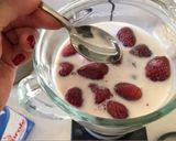Foto del paso 2 de la receta: Leche con frutillas