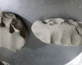 तिळाची लसूण चटणी व बाजरीच्या भाकरी (teelachi lasun chutney ani bajrichya bhakhri recipe in marathi) रेसिपी स्टेप 4 फोटो