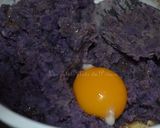 Une image de l'étape 2 de Pommes duchesses toutes violettes.
