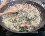 Une image de l'étape 14 de Cheveux d’ange aux fanes de carottes, lard fumé et pecorino.