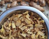 A picture of step 1 of Homemade Dry Ginger powder (sonth powder).