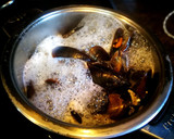 Foto del paso 3 de la receta: Mejillones en salsa de zanahoria 🥕