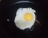 A picture of step 3 of Half Fry Egg.