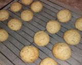 A picture of step 6 of Almond and Cashew Cookies.