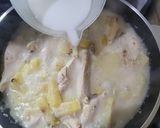 Foto del paso 3 de la receta: Pollo al ananá con coco