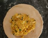 A picture of step 3 of Alu-Paneer Paratha.