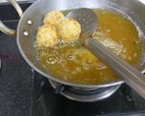 A picture of step 2 of Sabudana Vada.
