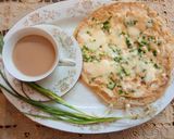 A picture of step 7 of Hary lehsan ka cheese Anda paratha.