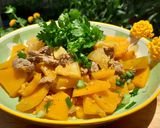 Hình bước làm 4 của món Bí đỏ xào bò tóp mỡ