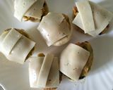 Foto del paso 4 de la receta: Huevos rellenos templados con cobertura de queso gratinado