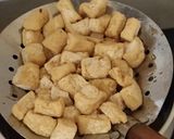 Foto langkah ke 1 dari resep Tumis Tahu Jamur.