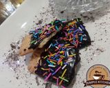 A picture of step 6 of Mocha coffee with choco cookies.