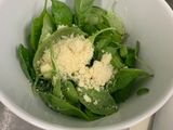 พาสต้าซอสเพสโต้ (Fettuccine with Pesto Sauce)