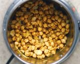 Foto del paso 1 de la receta Sopa de garbanzos con curry y leche de almendras vegana