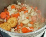 Foto del paso 2 de la receta: Gallina en pepitoria