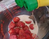 A picture of step 2 of Vanilla & Strawberry Chia Pudding. 😘.