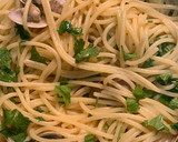 Foto del paso 4 de la receta: Espaguetis con almejas, cilantro y lima