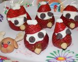 Foto del paso 5 de la receta: Papa Noel con frutillas rellenas