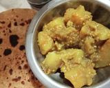 A picture of step 1 of Aloo baingan ki sabji.