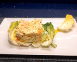Foto del paso 10 de la receta: Timbal de salmón sobre lechuga baby