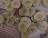 A picture of step 1 of Banana smoothie.