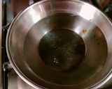 A picture of step 1 of Green Cardamom tea.