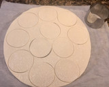 Foto del paso 3 de la receta: Delicias de hojaldre rellenas de cabello de ángel y canela, sin gluten, sin lactosa