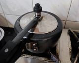 A picture of step 4 of Mung dal khichadi.