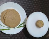 A picture of step 2 of Malai paratha sindhi koki.