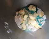 Une image de l'étape 4 de Pâte brisée à la farine d'épeautre et liqueur de bleuet.