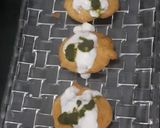 A picture of step 4 of Aloo pakora chat.