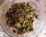 A picture of step 4 of Gondhoraj lemon and bhindi.