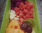 Foto langkah ke 1 dari resep Salad Buah Mudah dan Segar.