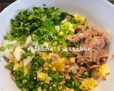 A picture of step 1 of Tuna, Potato and Peas Cutlets.