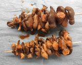 Foto del passaggio 3 della ricetta Spiedini di funghi pleurotus arrosto