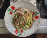 รูปขั้นตอนการทำที่ 3 ของ ตับไก่ผัดพริกอ่อน