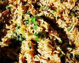 मुंबईचा फेमस चटपटीत तवा पुलाव (tawa pulav recipe in marathi) रेसिपी स्टेप 4 फोटो 